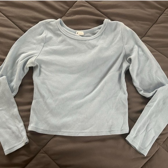 Light Blue Long Sleeve Cropped - Picture 1 of 1